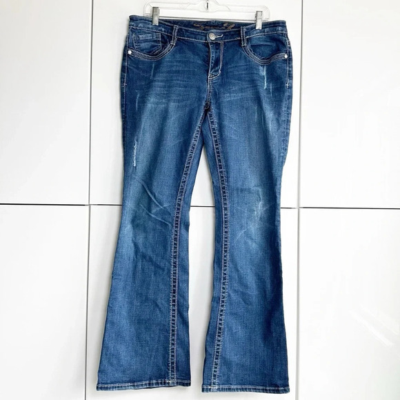 Seven (7) Flare Leg Jeans Embellished Back Pocket Size 12 Y2K - Picture 2 of 10